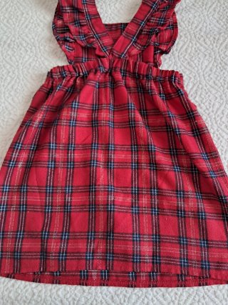 Vestido de cuadros para niña