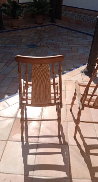 Juego de 2 sillas de madera