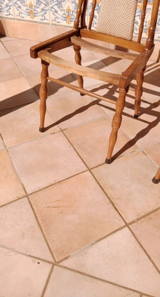 Juego de 2 sillas de madera
