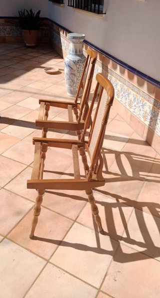 Juego de 2 sillas de madera
