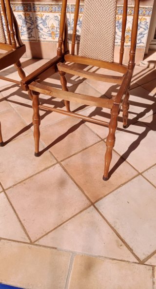 Juego de 2 sillas de madera