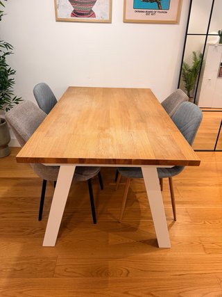 Mesa de comedor y 4 sillas