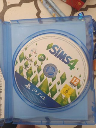 Los Sims 4 PS4