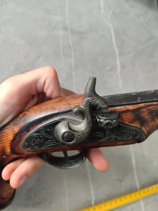 Réplica pistola antigua madera y metal