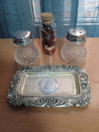 Bandejita Virgen Del Prado con Adorno y  2Dosifica