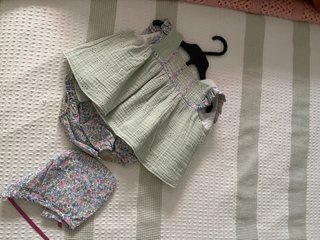 Conjunto bebé braguita y capota floral