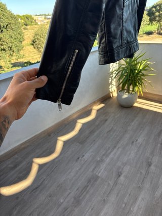 Chaqueta de cuero negra