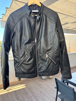 Chaqueta de cuero negra