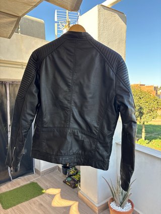 Chaqueta de cuero negra