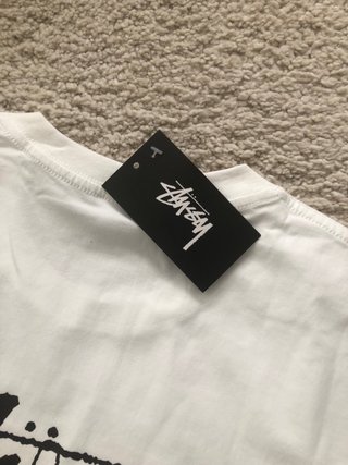 Camiseta Stussy Blanca Dados Rojos