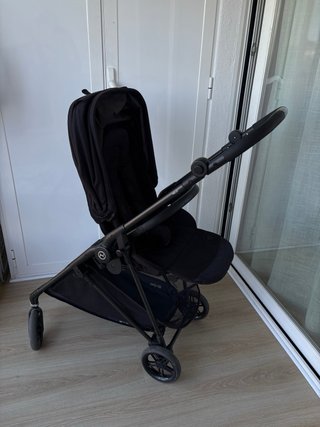 Silla de paseo CYBEX Melio Carbon Negra