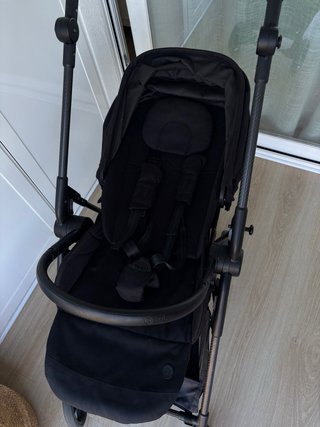 Silla de paseo CYBEX Melio Carbon Negra