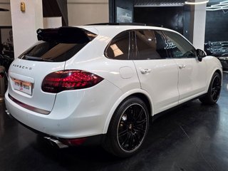 PORSCHE Cayenne 4.8 V8 Turbo Tiptronic