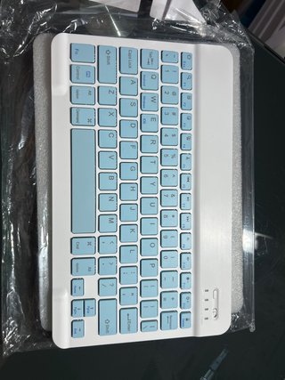 Teclado Inalámbrico Bluetooth Blanco y Azul