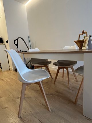 Sofá cama + mesa comedor + sillas