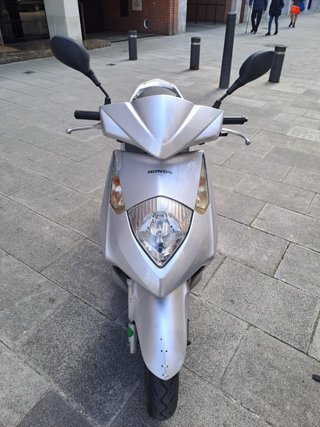 Honda Dylan 125 gris plata