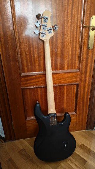 Bajo Sterling By MusicMan Stingray Zurdo