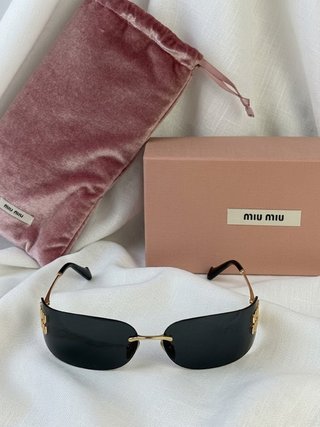 Miu Miu – Gafas de sol negras