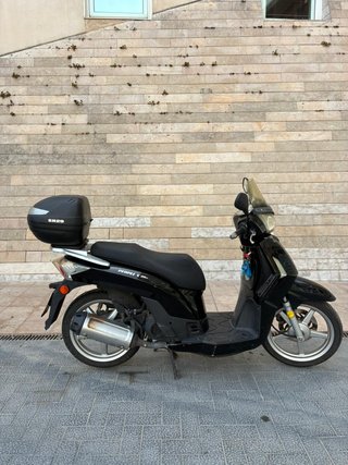 Kymco People 50 Scooter Negra