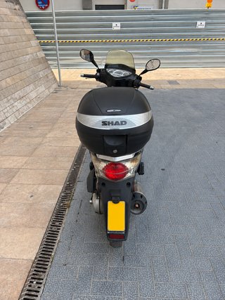Kymco People 50 Scooter Negra