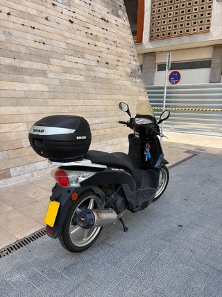 Kymco People 50 Scooter Negra