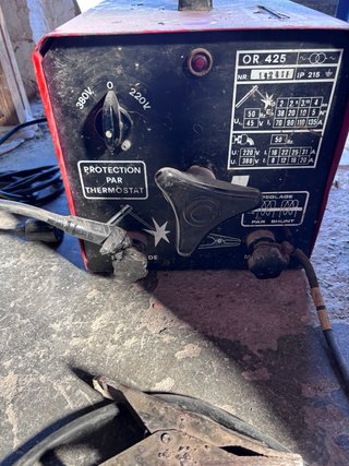 Máquina de soldar con pinza