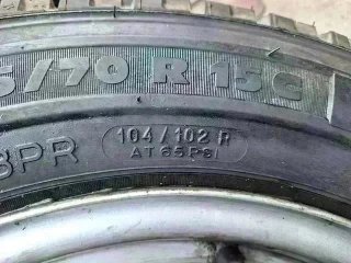 Ford Transit Gemela - Rueda de Repuesto
