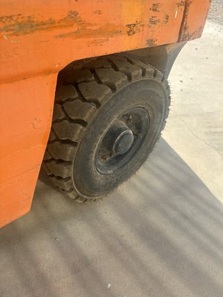 Carretilla elevadora Toyota Naranja