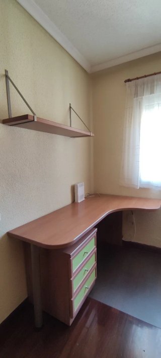 Habitación juvenil con 2 camas