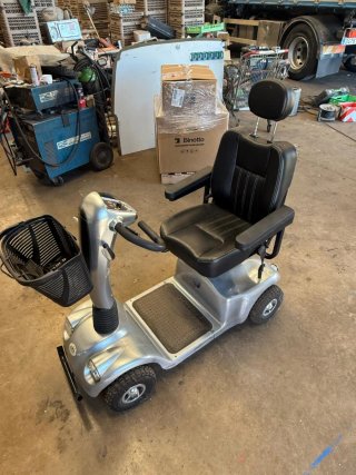 Scooter movilidad eléctrico adulto con cesta