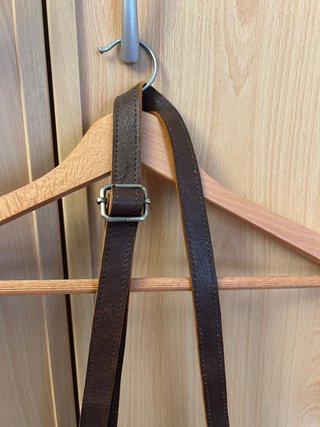 Bolso piel marrón tachuelas plateadas