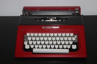 Macchina da Scrivere Underwood 250