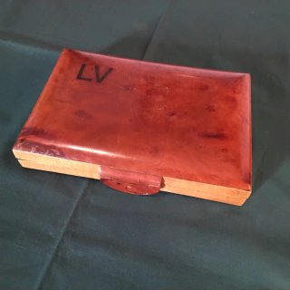 Antico porta gioie con iniziali LV
