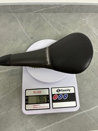 Sillín Tune Speedneedle Carbono