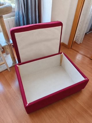 Reposapiés KIVIK tela granate