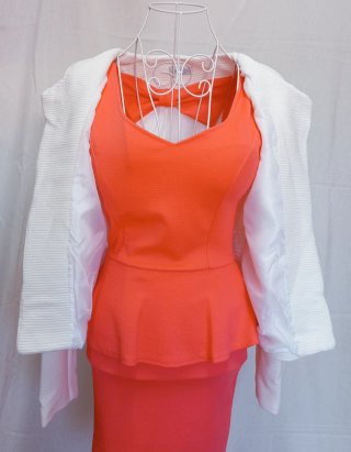 Chaqueta corta elegante blanca