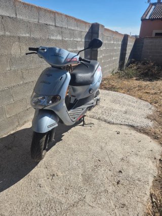 Derbi Atlantis Scooter Plata