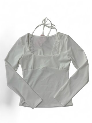 Top blanco con encaje