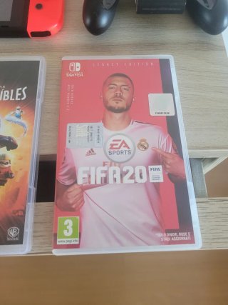 Nintendo Switch como NUEVA + Juegos y Accesorios