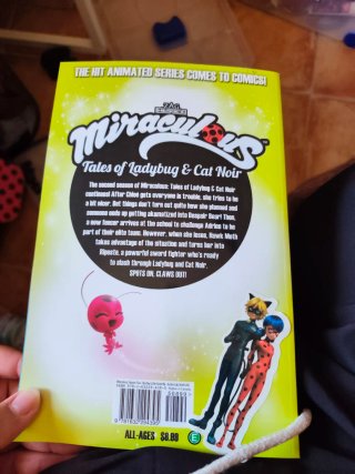 Libros originales de la serie Miraculous en ingles