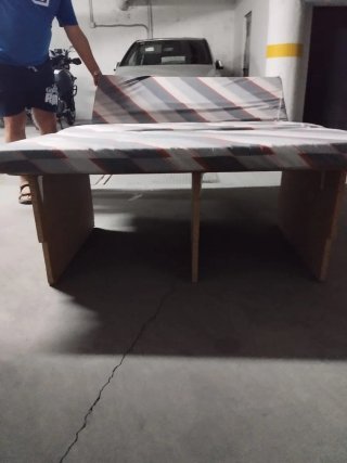 Cama abatible con colchón para furgoneta