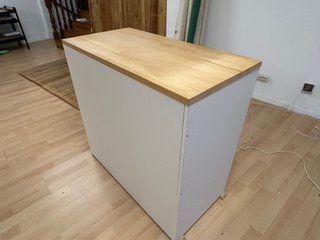 Mostrador Tienda Blanco y Madera
