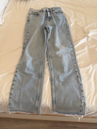 Jeans rectos vaqueros desgastados