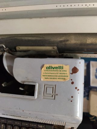 Máquina de escribir Olivetti LINEA 88