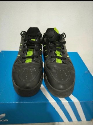 Zapatillas Adidas Negras y Verdes