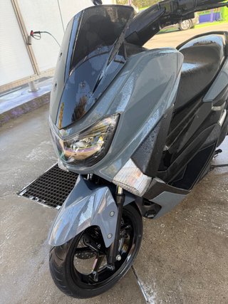 Yamaha NMAX Maxi Scooter Gris/Negro