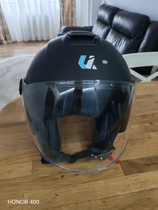 Casco de moto negro