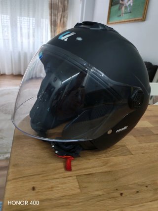 Casco de moto negro