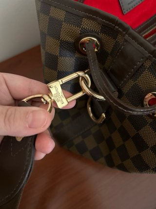 Bolso Louis Vuitton bucket marrón