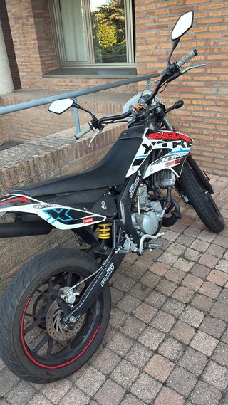 Derbi Senda DRD Xtreme 50 SM + Tubo Yasuni R2
